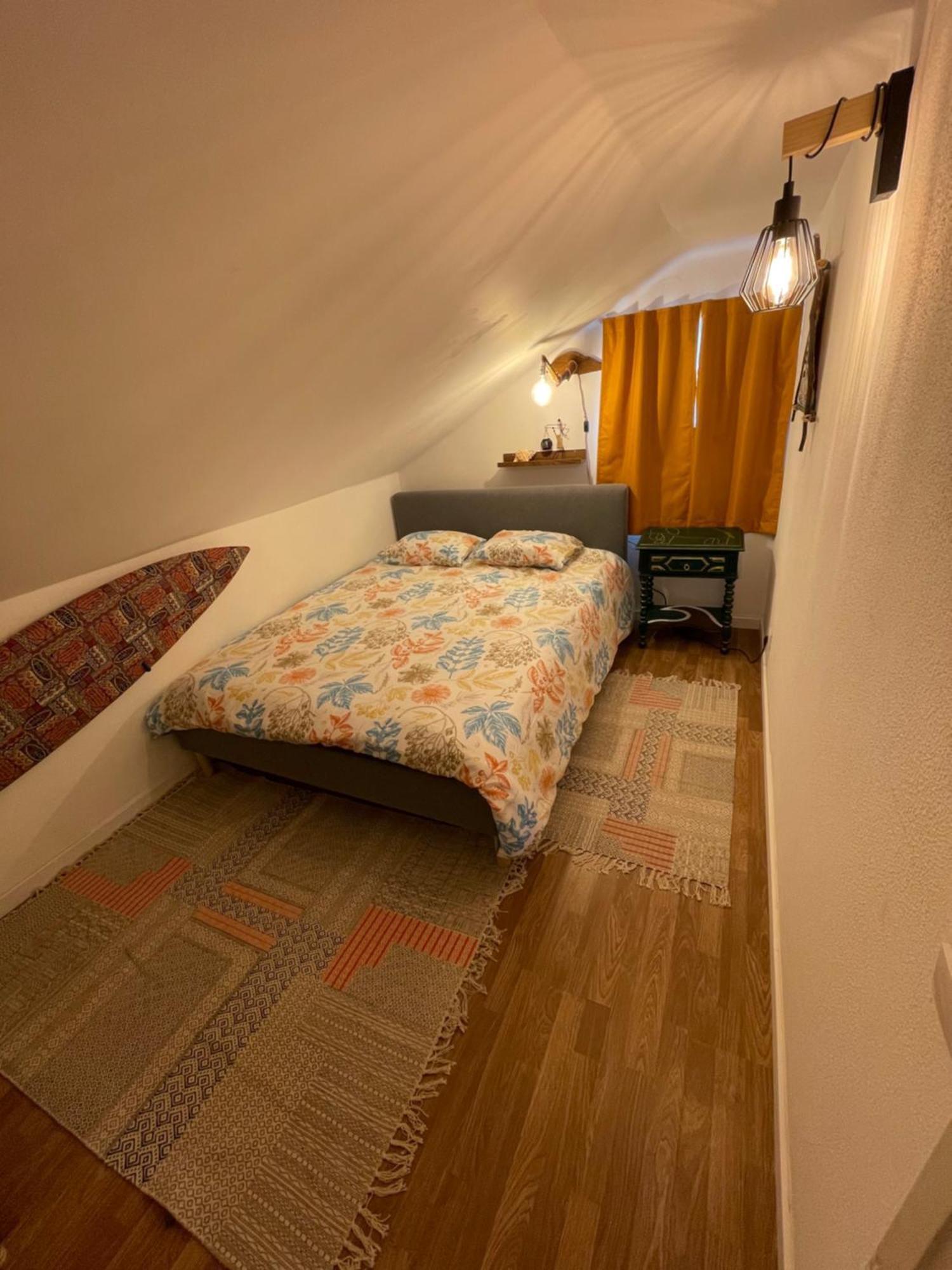 Lisbon Soul Surf Camp Hostel Cascais Exterior photo